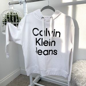 NWT Calvin Klein White Hoodie Pullover with logo comfortable